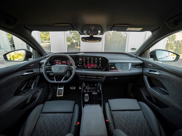 Фото для новини:Головний дизайнер Audi хоче відмовитися від великих екранів у авто