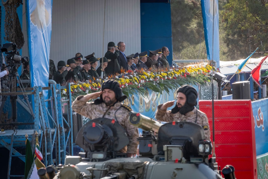 Фото для новини:Іран заявив про готовність протистояти США - ЗМІ