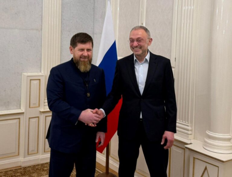Фото для новини:Кадиров назвав "братом" Керімова, якому оголосив кровну помсту