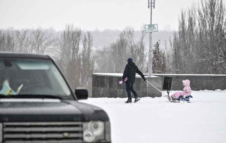 Фото для новини:Канікули в школах Києва триватимуть до 1 лютого