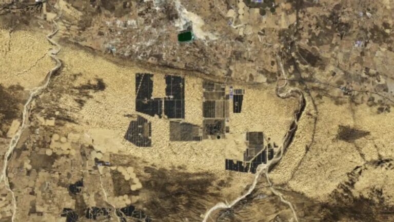 Фото для новини:Китай розпочав будівництво мегаелектростанції в пустелі