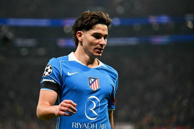 Фото для новини:Колишній гравець Ман Сіті може повернутися в АПЛ