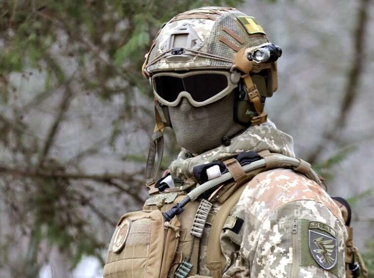 Фото для новини:Контракт на 295 мільйонів без конкуренції АОЗ придбала шоломи у фірми з орбіти Темп-3000