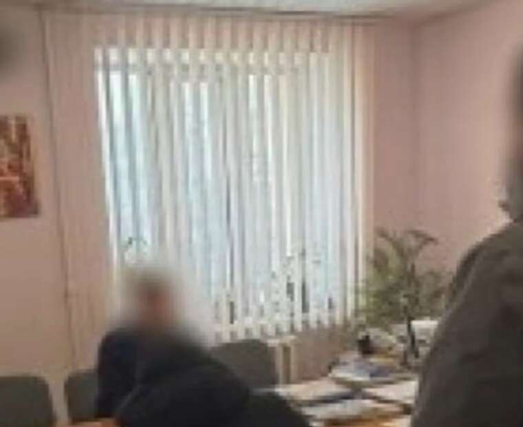 Фото для новини:Корупційний хор в університеті у Франківську викрили групу науковців, які продавали захист дисертацій за 2 тисячі доларів