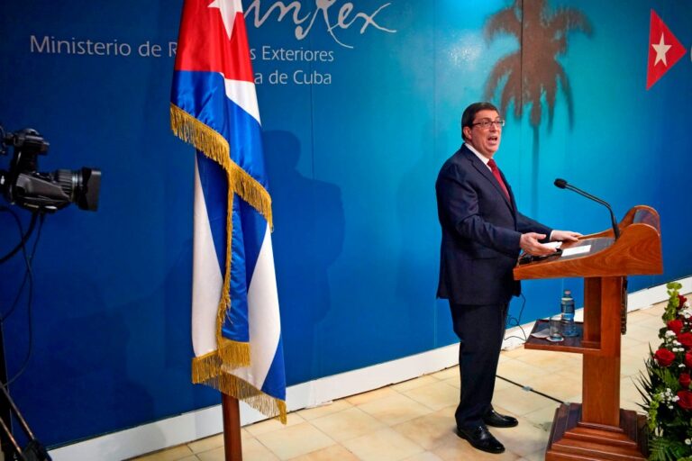 Фото для новини:Куба відреагувала на надзвичайний стан, запроваджений США