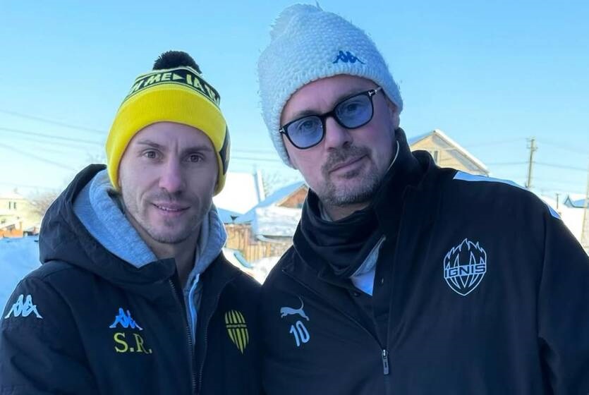 Фото для новини:Кулачне протистояння ексдинамівців на стадіоні