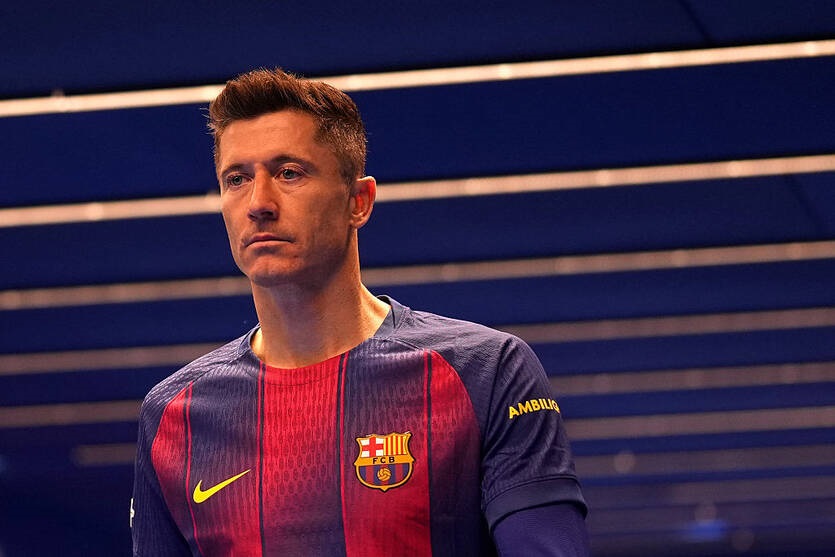 Фото для новини:Левандовські зрівнявся з Мессі та скоротив відставання від Роналду