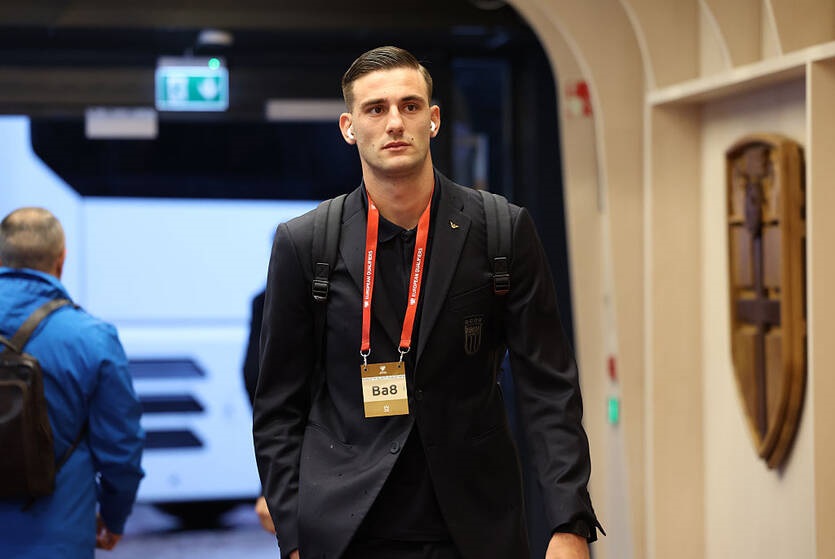 Фото для новини:Лоренцо Лукка йде з неаполітанської оренди до англійських "лісорубів"