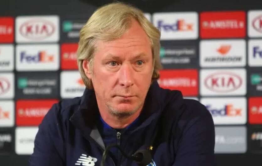 Фото для новини:Михайличенко запевняє, що недбалого сантехніка не торкався