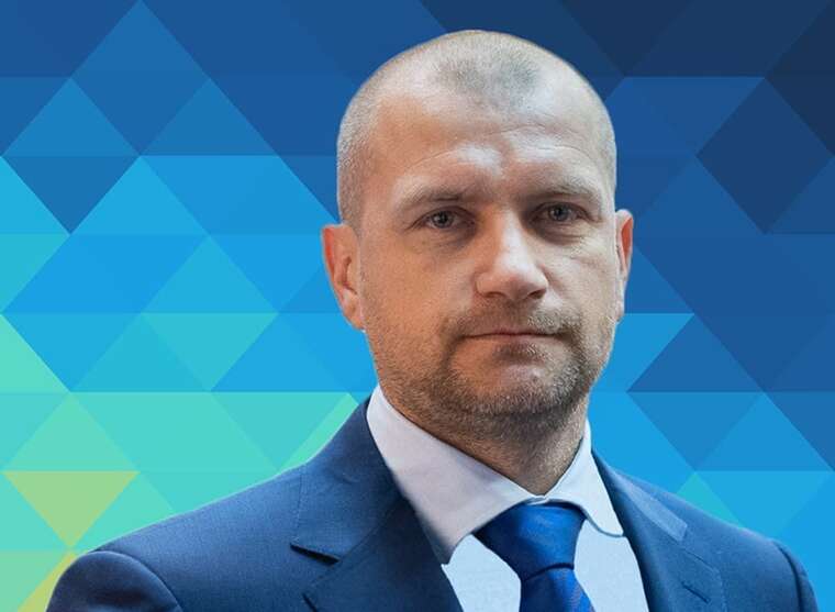 Фото для новини:Мільйон доларів у родинному колі як реформатор судових експертиз Андрій Свінцицький обріс елітною нерухомістю