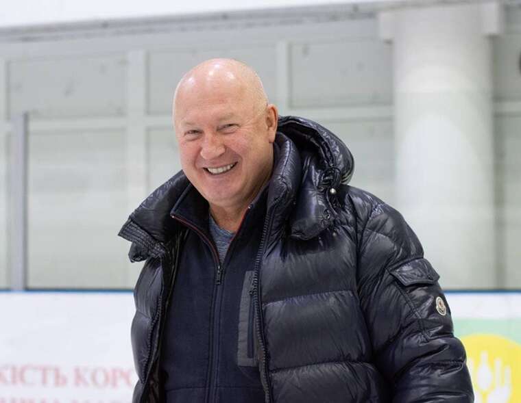 Фото для новини:Мільйони на льоду та елітні Mercedes розкішне життя і сумнівні тендери полтавського депутата Сергія Мазура