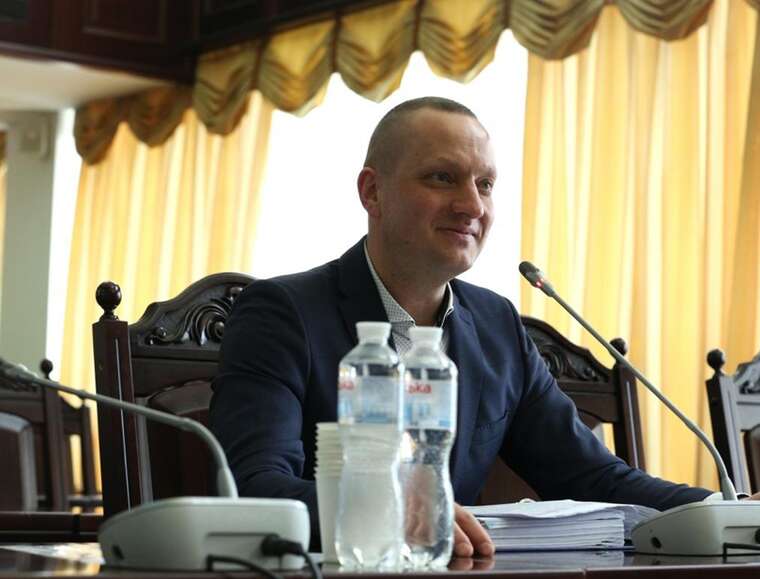 Фото для новини:Мільйонні активи та заробітки на Півночі ГРД визнала недоброчесним суддю Олександра Чуприну