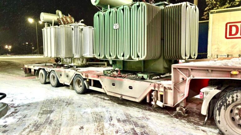 Фото для новини:МЗС: Україні надали енергетичну допомогу 17 країн