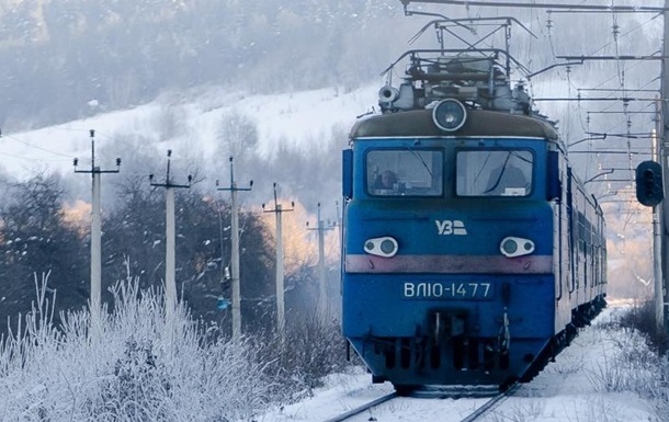 Фото для новини:На Дніпропетровщині скасували низку поїздів: УЗ назвала причину