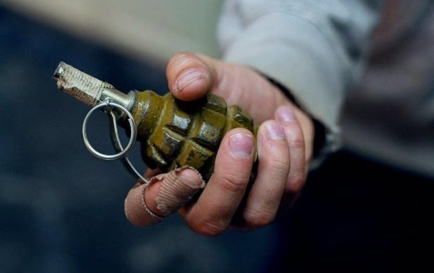 Фото для новини:На Київщині чоловік погрожував перехожим гранатою