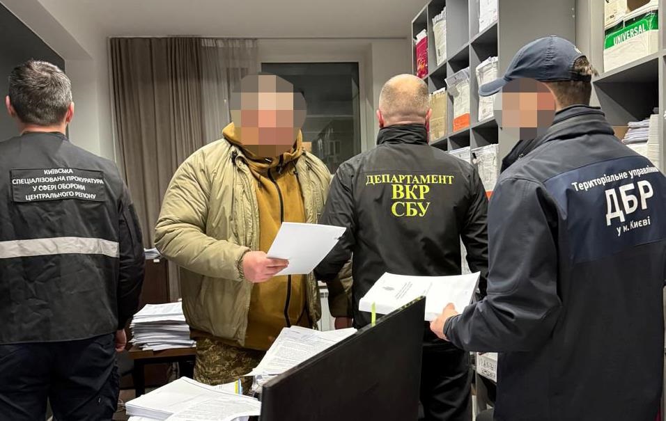 Фото для новини:На Київщині командир частини брав гроші з військових за "відпустки"