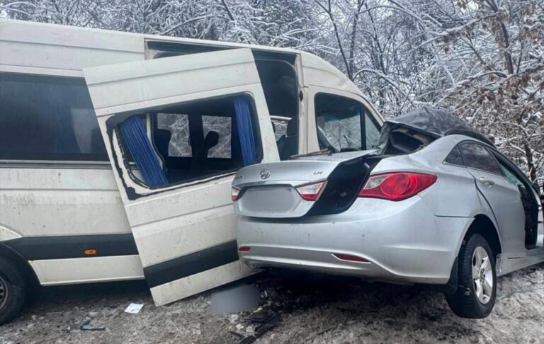 Фото для новини:На Київщині сталася смертельна ДТП за участі маршрутки