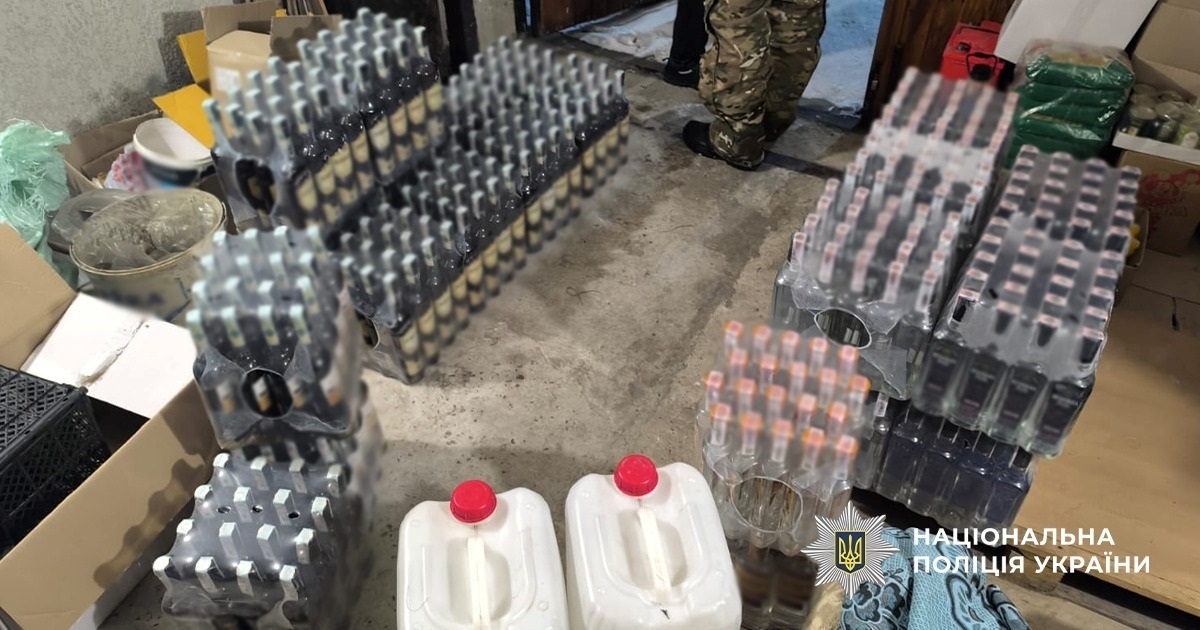 Фото для новини:На Тернопільщині заблокували цех з виробництва фальсифікату алкоголю