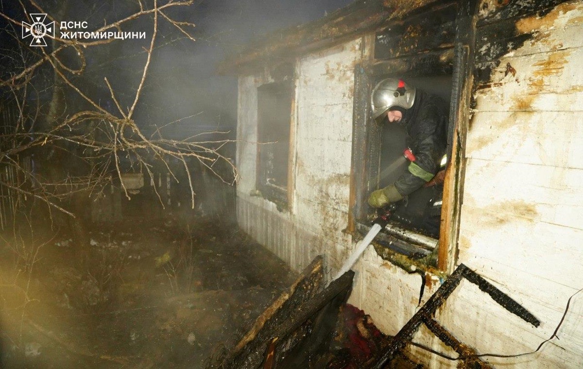 Фото для новини:На Житомирщині жінка і двоє дітей загинули під час пожежі