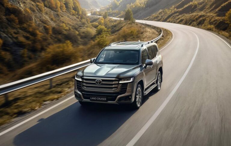 Фото для новини:Найпотужніший Toyota Land Cruiser виходить на європейський ринок