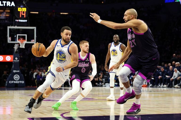 Фото для новини:НБА: Голден Стейт не залишив шансів Міннесоті