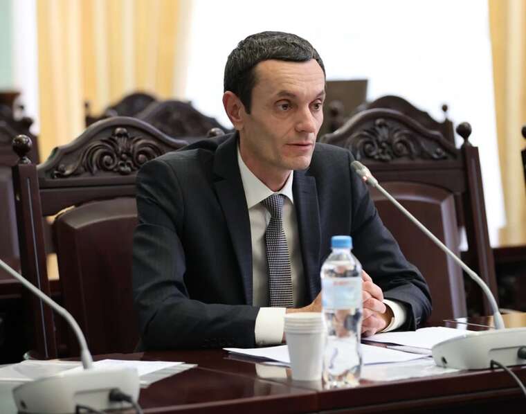 Фото для новини:Не питав, де батьки взяли гроші суддя з Черкас Гаврилюк пройшов перевірку ВККС попри сумнівні статки