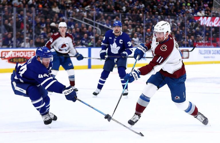 Фото для новини:Ніч в НХЛ: Оттава знищила Вегас