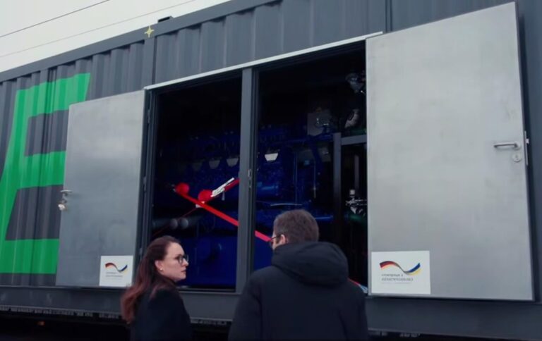 Фото для новини:Німеччина передала енергетичну допомогу для Києва