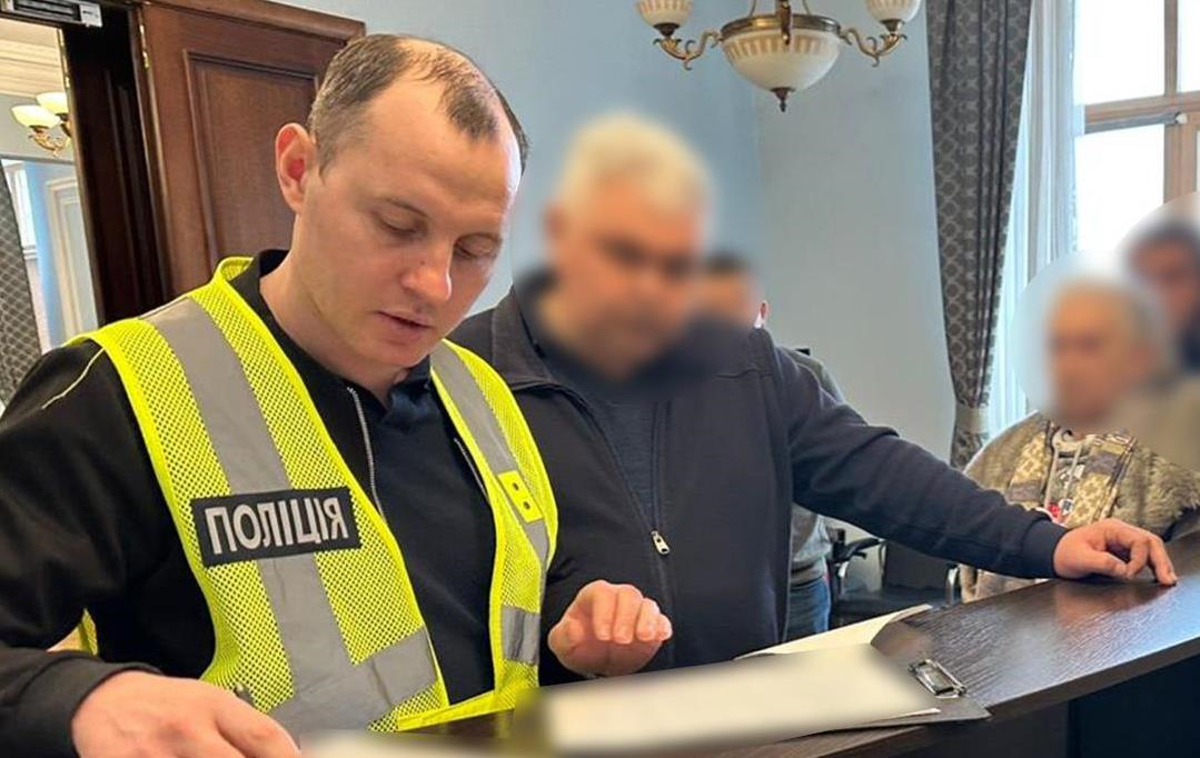 Фото для новини:Обшуки в КМДА: посадовцю повідомили про підозру через понад 500 млн збитків