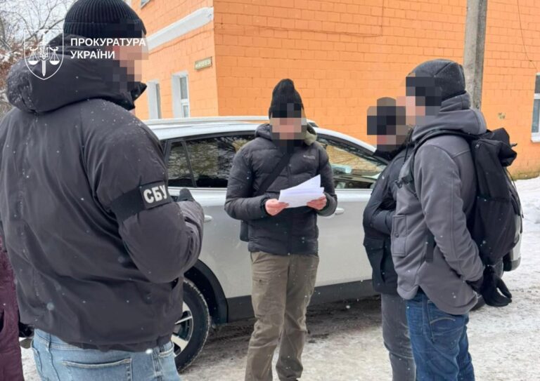 Фото для новини:Податківців Чернігівщини підозрюють у хабарництві