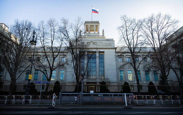 Фото для новини:Посольство РФ відкинуло звинувачення Німеччини в шпигунстві