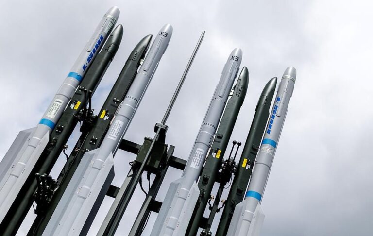 Фото для новини:ППО перехопила 15 ракет і понад 350 дронів