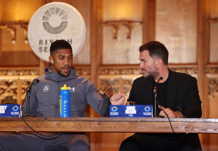 Фото для новини:Представник Джошуа висловився про майбутнє спортсмена після аварії