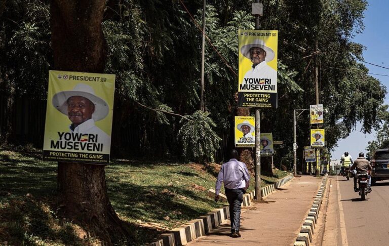 Фото для новини:Президент Уганди усьоме переміг на виборах