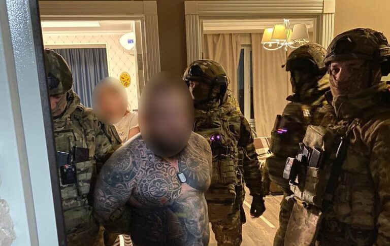 Фото для новини:Продавали небезпечний наркотик: викрито сімейну злочинну організацію