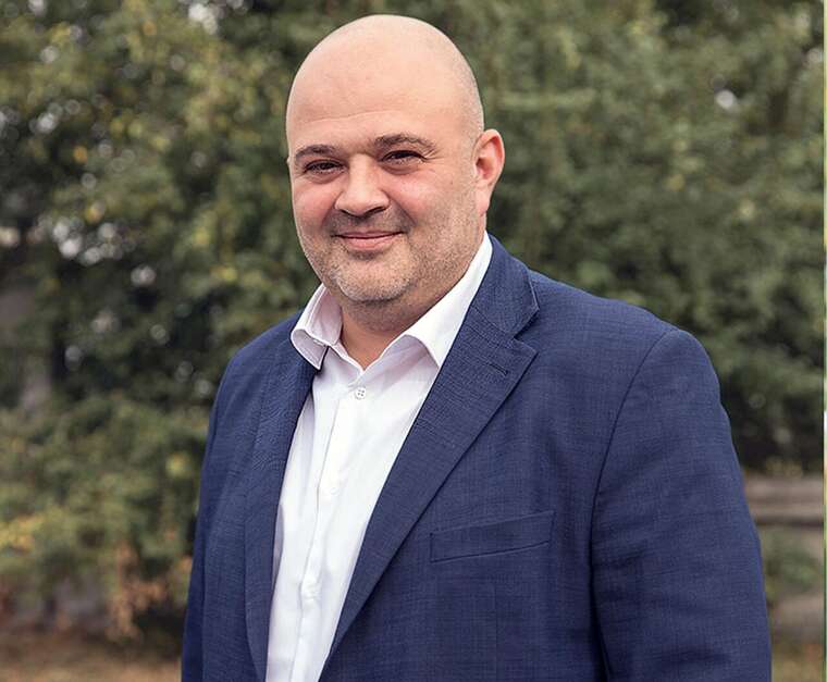 Фото для новини:Рецепт відновлення енергетики В'ячеслав Бінд підписав 7 договорів із фірмою одеської кухарки на 33 мільйони гривень