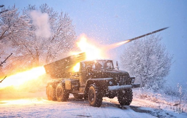 Фото для новини:РФ масовано застосовує авіацію, ракети і БпЛА - ГШ