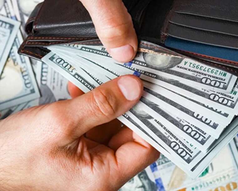 Фото для новини:Родинний автопарк полковника Дмитрука як директор Монтажник-Україна оформлював майно на близьких з доходами у кілька тисяч гривень