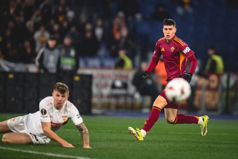 Фото для новини:Рома без Довбика не залишила шансів Штутгарту