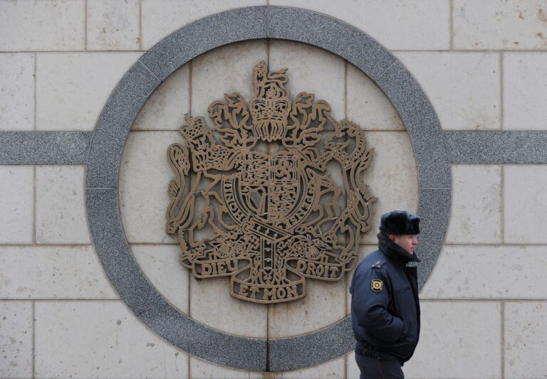 Новини світу - Росія вислала британського дипломата, звинувативши у шпигунстві
