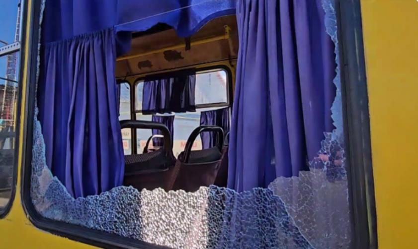 Фото для новини:Росіяни атакували маршрутку в Херсоні: є жертва