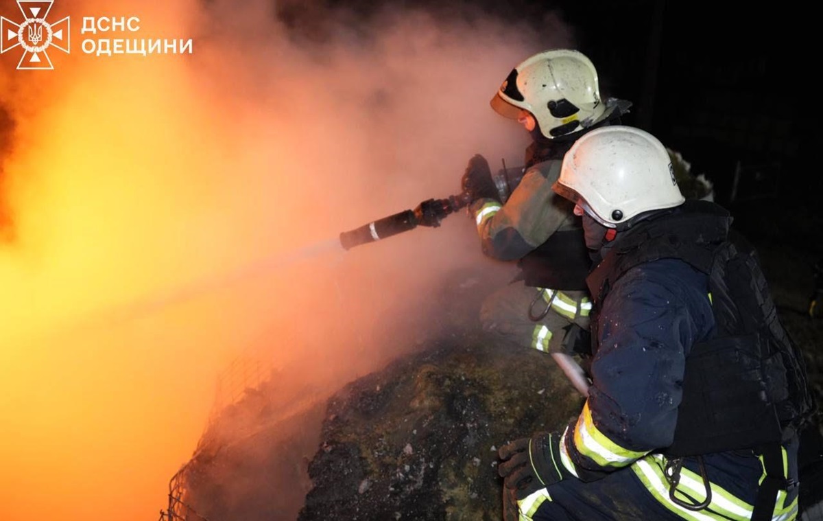 Фото для новини:Росіяни атакували об'єкти інфраструктури на Одещині