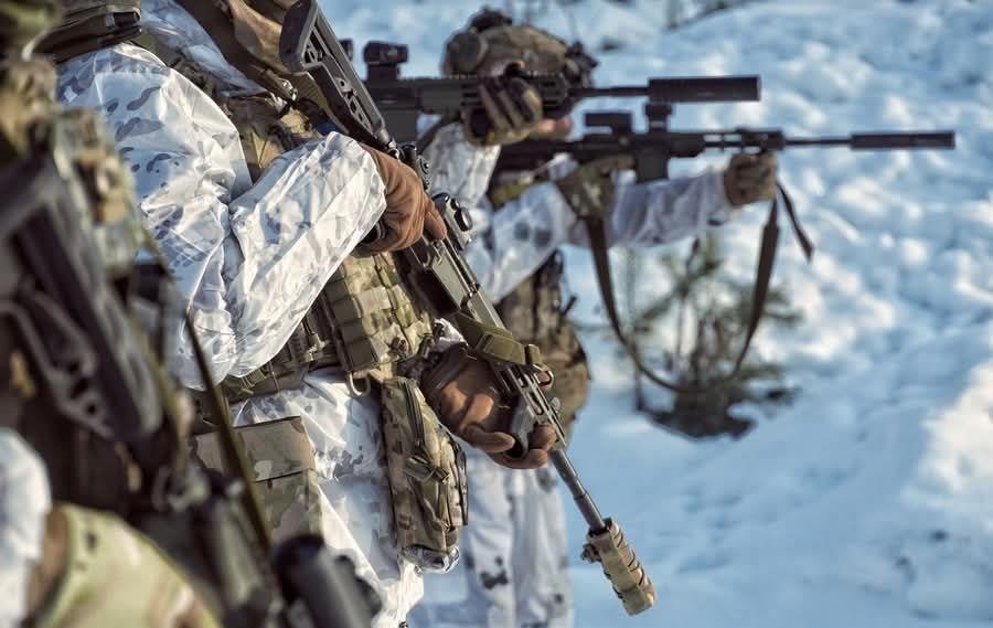 Фото для новини:Росіяни атакують на 10 напрямках - Генштаб