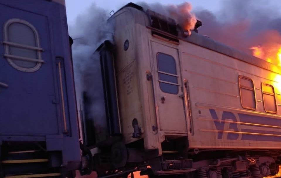 Фото для новини:Шахеди атакували пасажирський поїзд на Харківщині