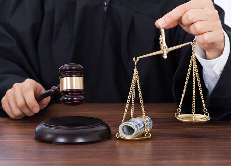 Фото для новини:Сімейний підряд у ДПС дружину топподатківця Буковини Угрина підозрюють в ухиленні від ПДВ на 2 мільйони гривень