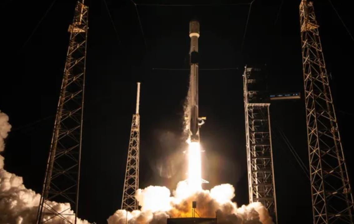 Фото для новини:SpaceX запустила для Космічних сил США вдосконалений GPS-супутник