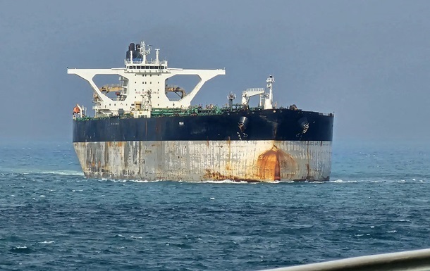 Фото для новини:США звільнили російських моряків з захопленого танкера - росЗМІ