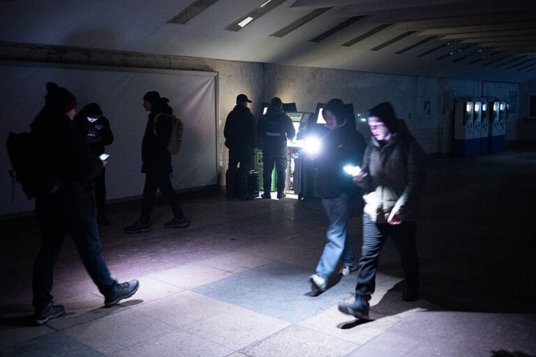 Фото для новини:Стало відомо, як відключатимуть світло 1 лютого