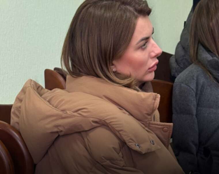 Фото для новини:Сумочка за третину річної зарплати Мар'яна Головко прийшла на суд до чоловіка з аксесуаром за 18 тисяч гривень