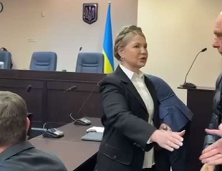 Фото для новини:Телефони, записи та готівка прокурори вимагають арешту особистого майна Юлії Тимошенко